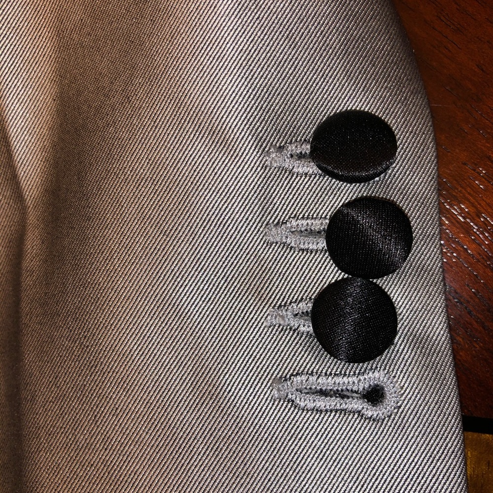 BeSpoke Fit TUXEDO 🤵🏽 - Picture 5 of 8